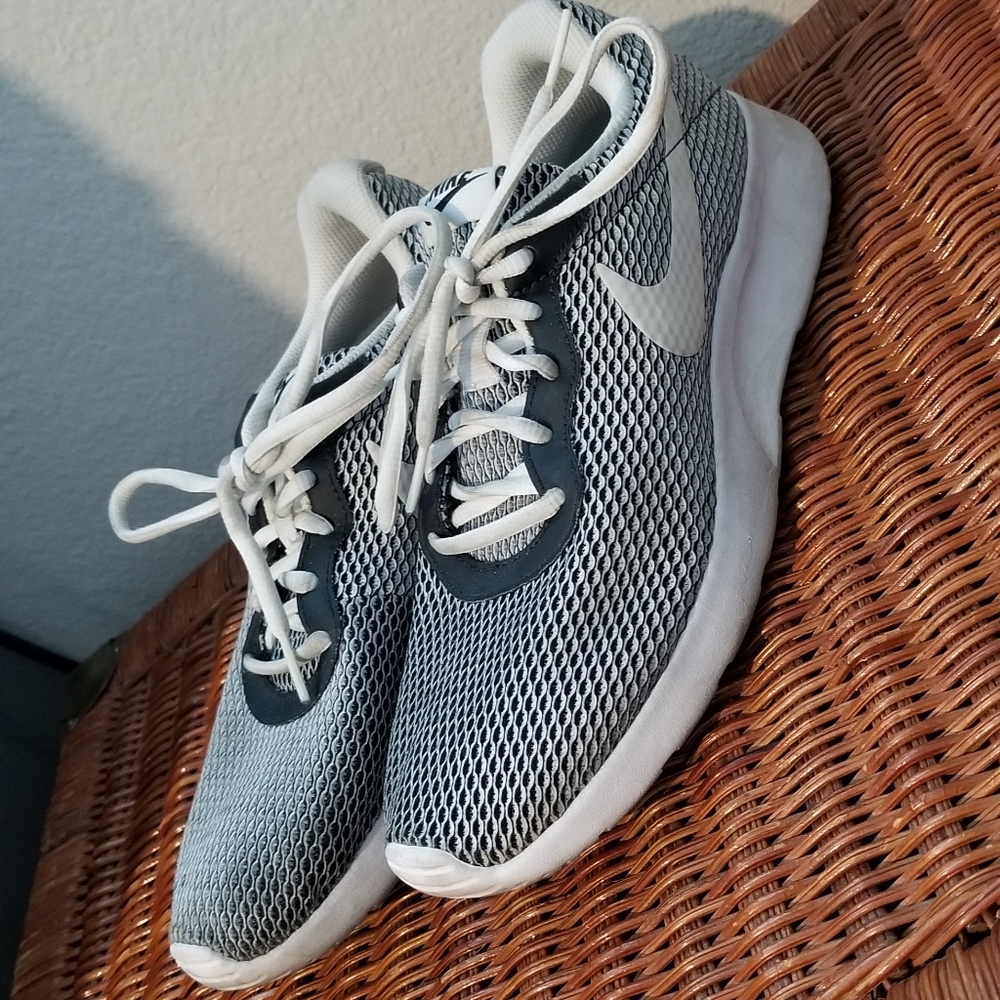 Nike Tanjun Sneakers